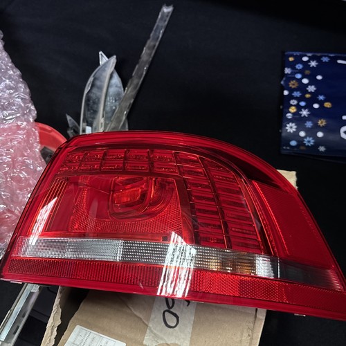 Rear tail light lamp - rear, for
