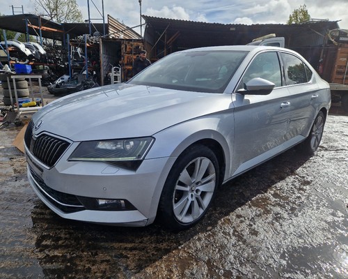 Skoda superb hatchback 2018 - skoda,