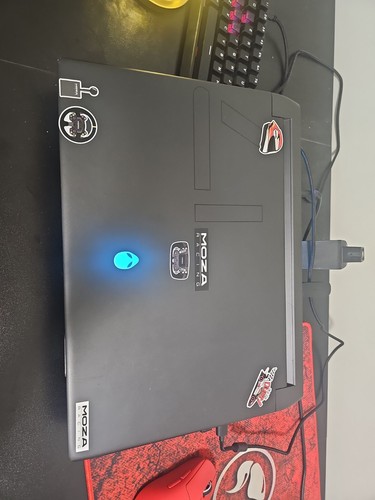Alienware m17 amd - ,