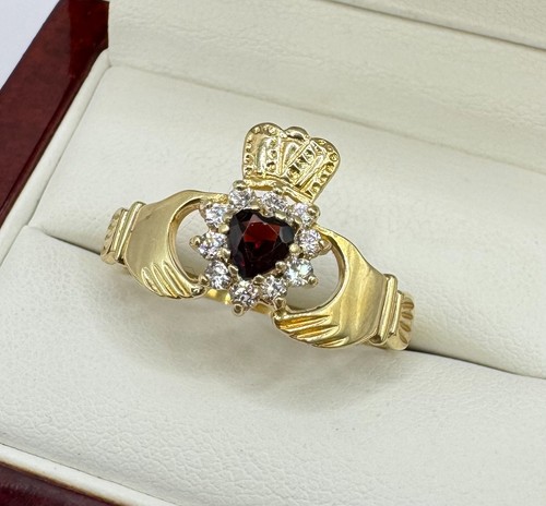 9ct gold garnet cz - 9ct, claddagh