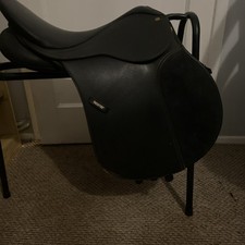 Wintec 2013 Leather GP Saddle 17” Medium/wide Adjustable