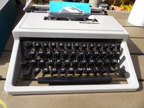 Vintage retro olivetti dora - vintage,