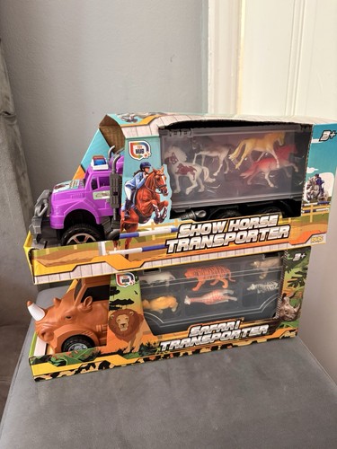 Show horse transporter - show,