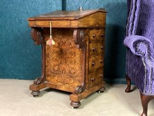 A FINE VICTORIAN ANTIQUE BURR