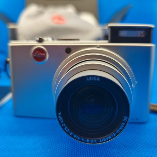Leica lux digital camera - 2,