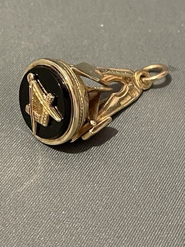 9ct gold and onyx masonic - 9ct,