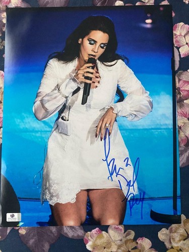Lana del rey autographed - del,