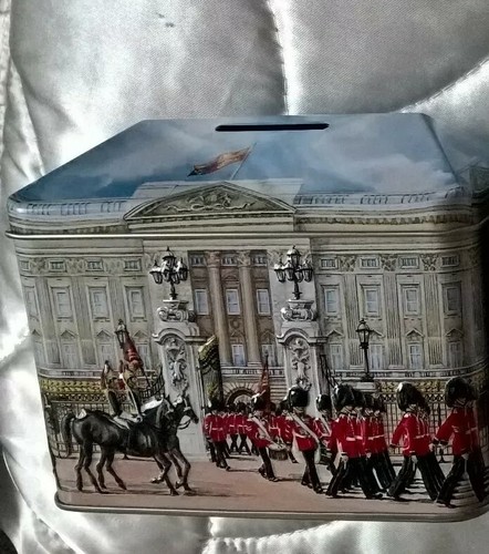 Biscuit tin royal - biscuit,