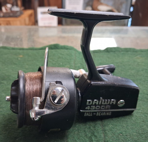 Vintage daiwa 4300 fishing - r,