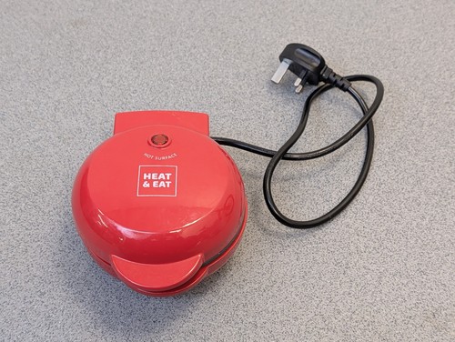 Heat eat red mini waffle - &,