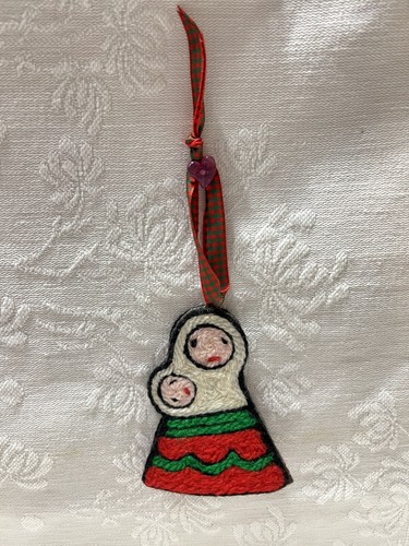 Adorable white red green yarn - white/red/green,