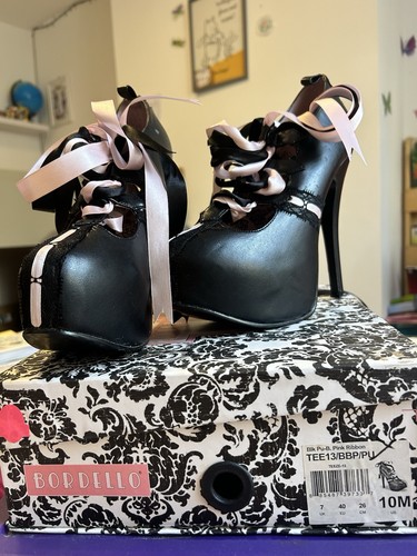 Pin retro glam bordello - pin, up,