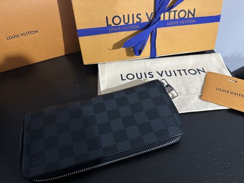 Louis vuitton rare zippy - louis,