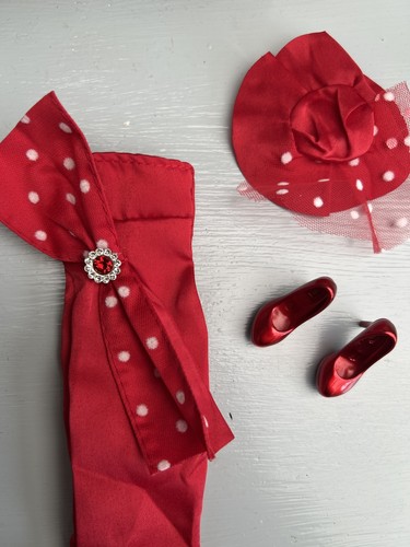 Stunning sindy doll - doll, chic