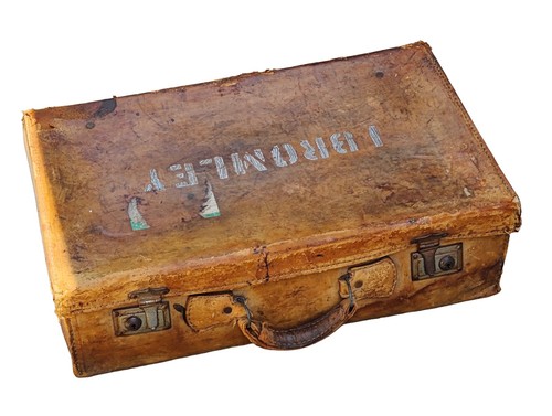 Pre owned vintage travel - a,