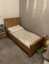 Charnwood Cot bed & Snuz