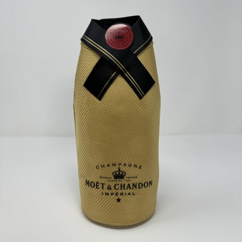 Moet chandon champagne - chandon,