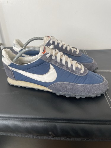 Rare 2009 nike waffle racer - v,