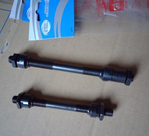 Quick release hollow - axles, for