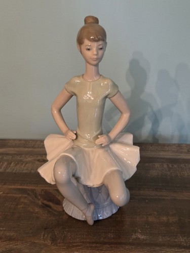 Lladro figurine laura - laura, green
