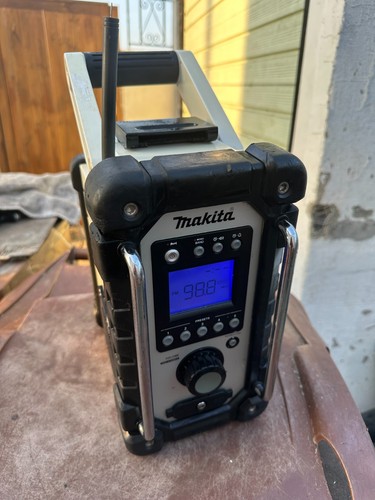 Makita dmr102 job site fm - makita, am/fm