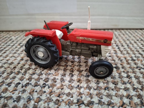 Britains farm massey ferguson - massey,