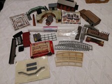 JOB LOT OF TRAIN LAYOUT