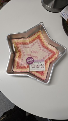 Wilton cake tin - tin,