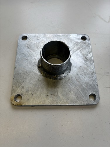 Square bolt flange - 6",