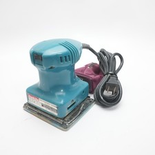 Makita BO4552 Corded 1/4 Sheet Palm Finishing Sander with Dust Bag Working