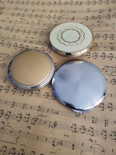 Vintage ladies powder compact - ladies,