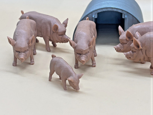 Britains farm pigs piglets pig - britains,
