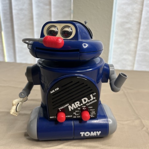Tomy am fm - d.j., robot