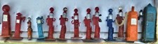 Model road-side accessories: Qty. 13 Petrol Pumps incl. 8 Dinky Toys