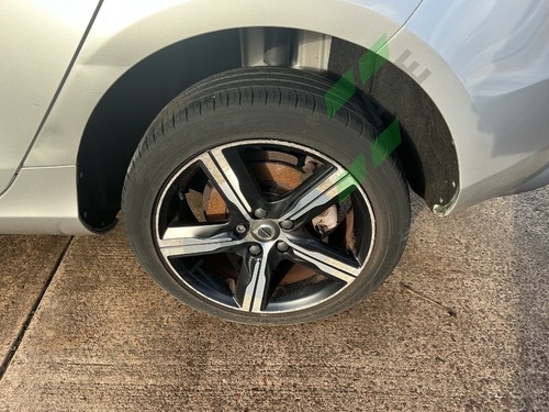 2016 volvo v40 alloy - volvo,