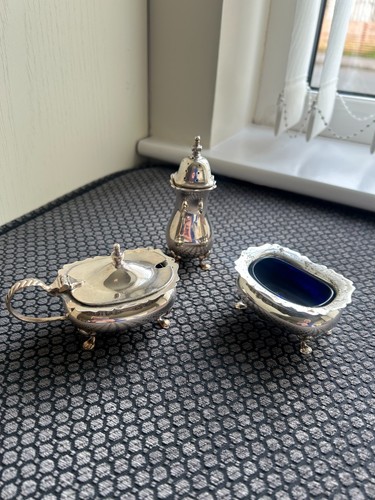Vintage walker hall silver - &,
