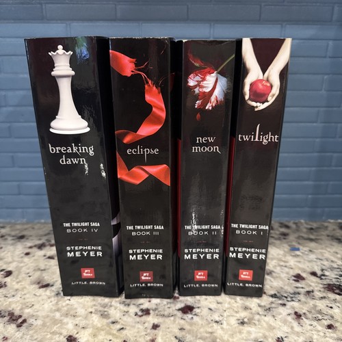 Twilight saga book set - saga,