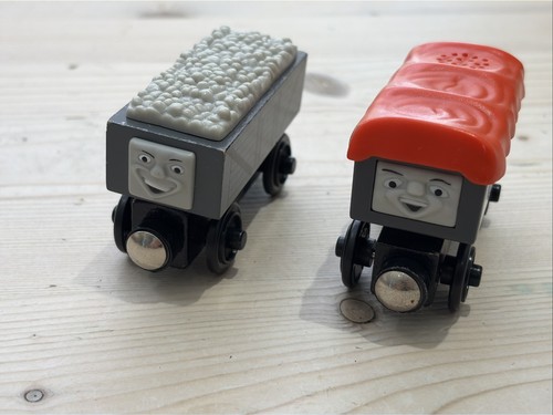 Thomas wooden railway giggling - thomas,