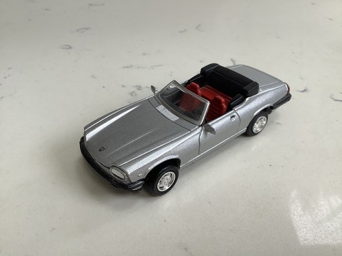 Jaguar model car - jaguar, ray