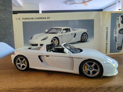 Autoart diecast 78045 - autoart,