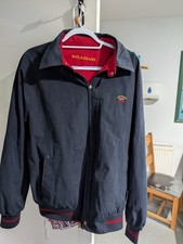 Reversible Paul and Shark