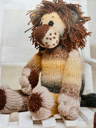 Soft knit toy - soft, lion