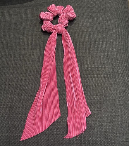 Pink pleated ribbon scrunchie - pleated,