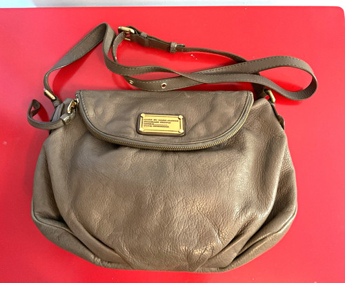 Marc jacobs taupe - by,