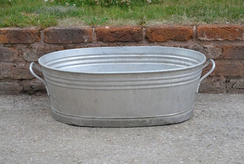 Vintage old metal - , aluminium
