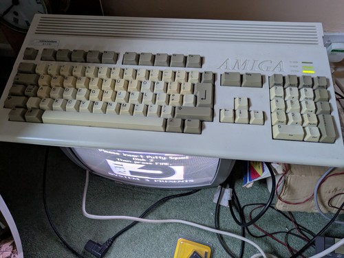 Commodore amiga 1200 with - 1200,