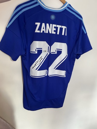 Javier zanetti hand signed - javier,