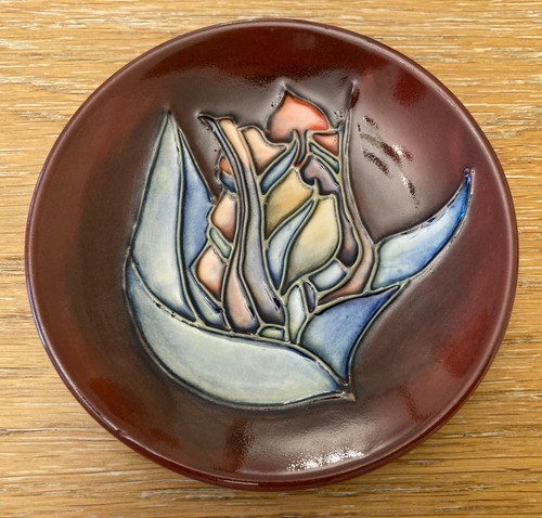 Moorcroft red tulip pin dish - red,