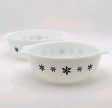 Vintage JAJ Pyrex Gaiety