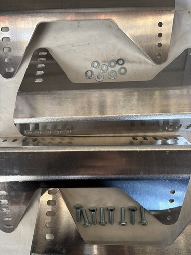 Bucket seat mounting - bucket,